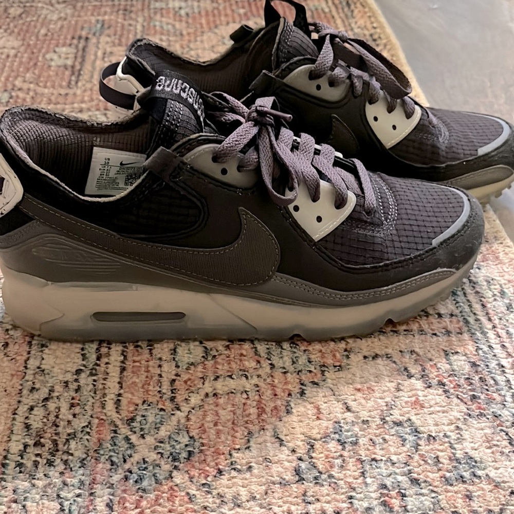 Women’s Nike AirMax Terrascape